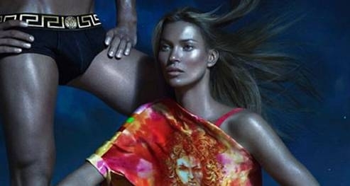 Почти Кейт Мосс в новой рекламе от Versace