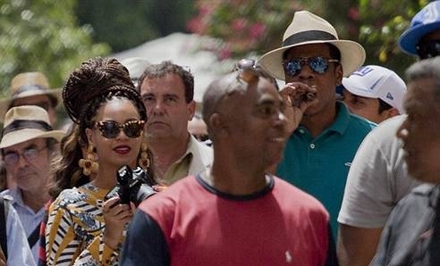 Бейонсе и Jay-Z устроили переполох на улицах Гаваны