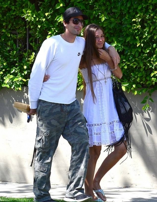 Довольно серьезные отношения Эдриана Броуди и Лары Лието