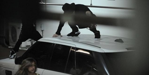 Джастин Бибер решил устроить танца на крыше Range Rover