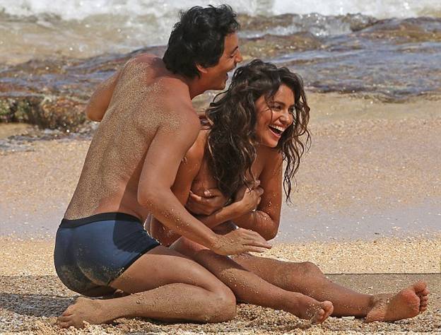 Ирина Шейк топлесс