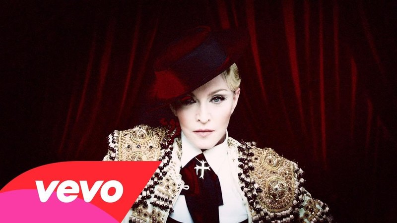 Мадонна (Madonna), "Living For Love"