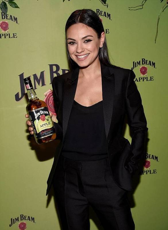 Мила Кунис представила новый вкус бурбона Jim Beam  
