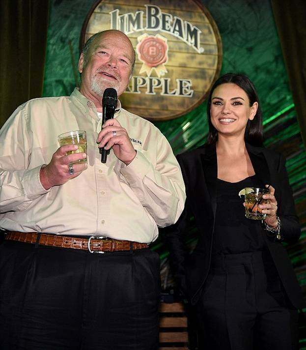 Мила Кунис представила новый вкус бурбона Jim Beam  