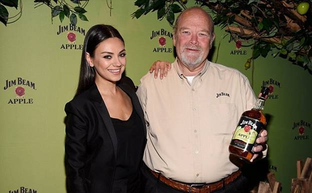 Мила Кунис представила новый вкус бурбона Jim Beam  