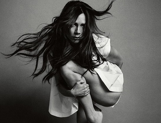 Виктория Бекхэм в фотосессии для Vogue 2016