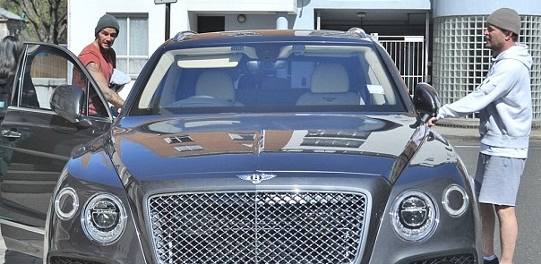 После тренировки приятели погрузились в Bentley Бекхэма