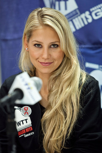 Анна Курникова