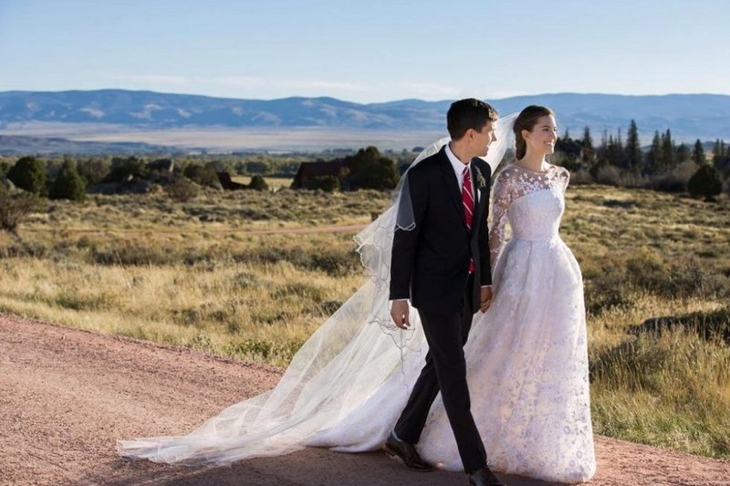 Эллисон Уильямс в платье от Oscar de la Renta