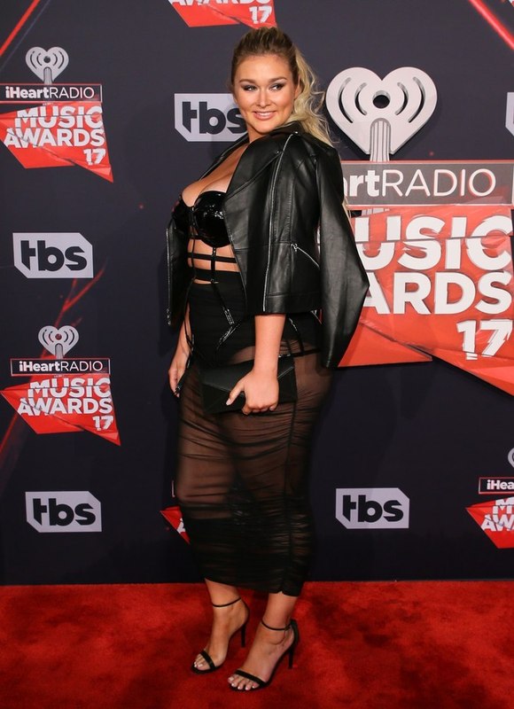Хантер МакГрэйди шокировала гостей церемонии iHeart Radio Music Awards