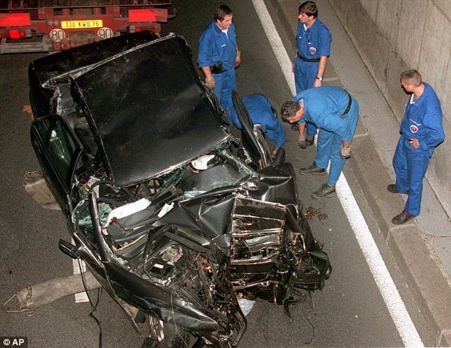 31 августа 1997 года Диана погибла в Париже