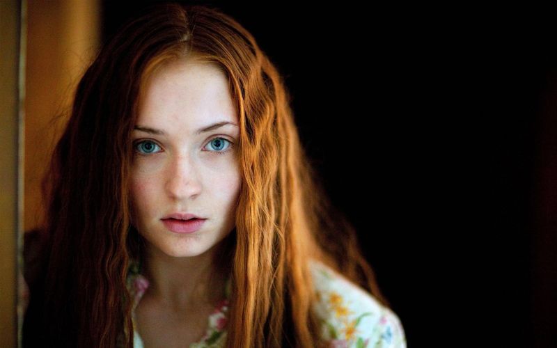 Софи Тернер получила сексуальное образование на съемках 