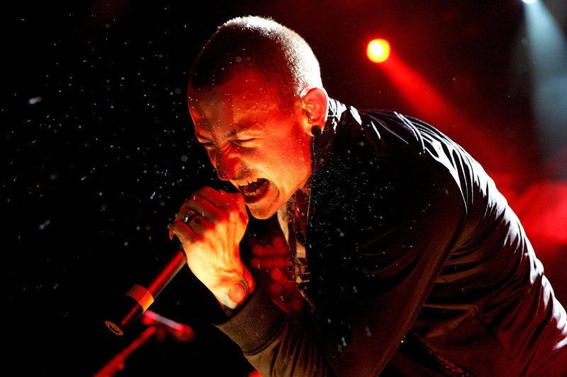 Солист Linkin Park совершил самоубийство