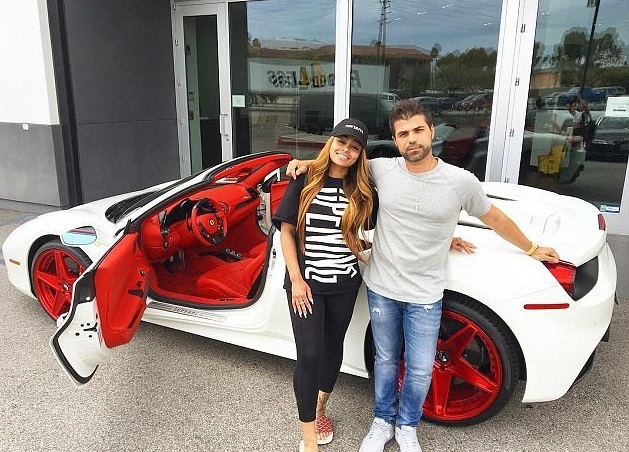 Блэк Чайна приобрела Ferrari 488 Spider за 400 тыс. долл.