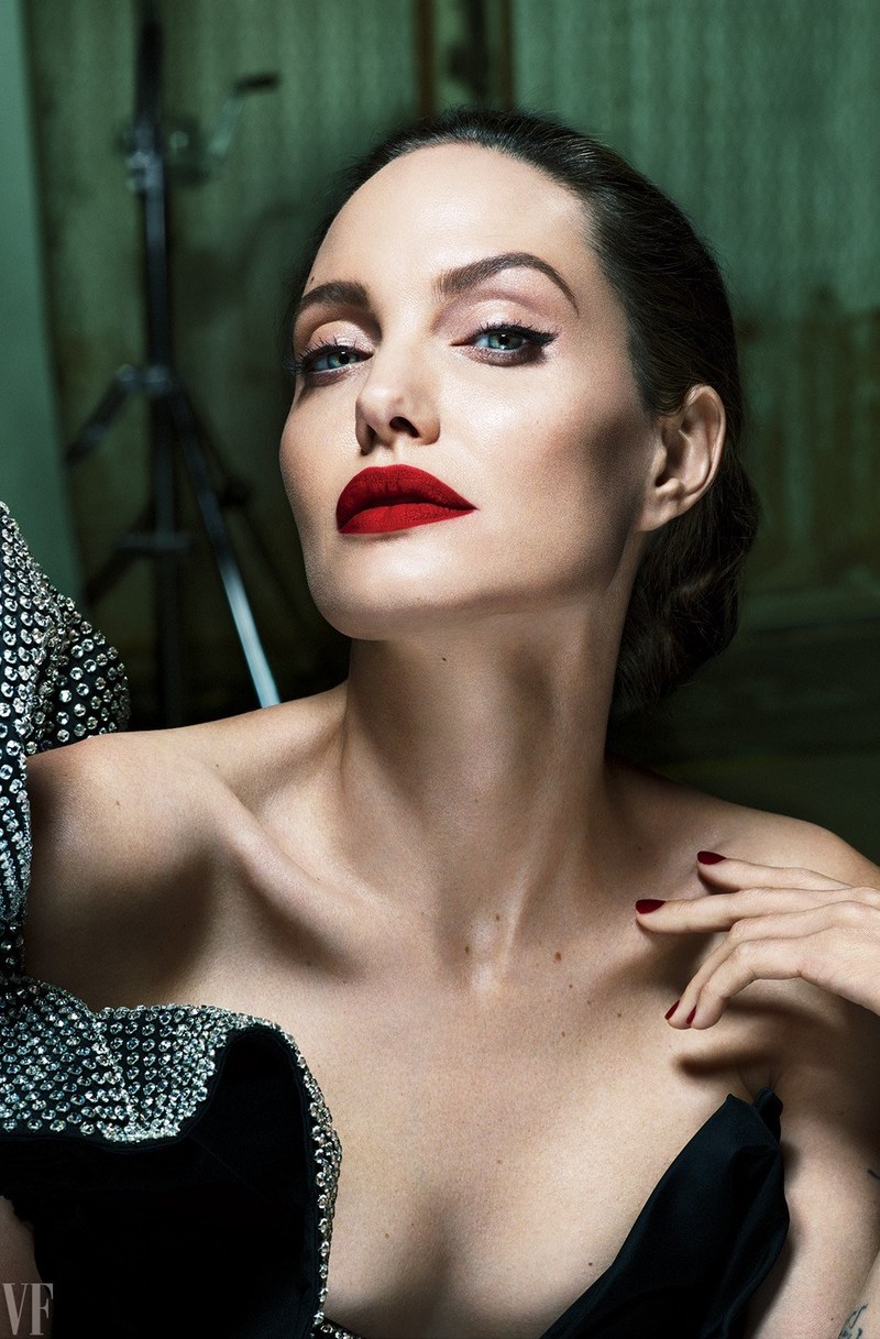 Анджелина Джоли в фотосете для Vanity Fair