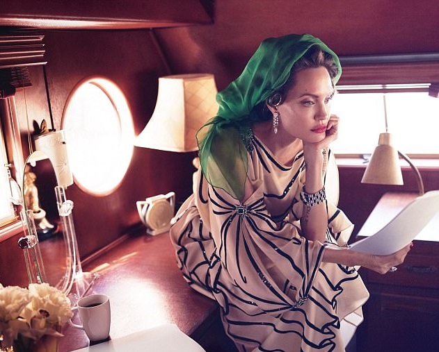 Анджелина Джоли в фотосете для Vanity Fair
