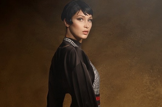Белла Хадид в интервью Vogue Arabia рассказала о любви к фаст-фуду и отношении к соцсетям 