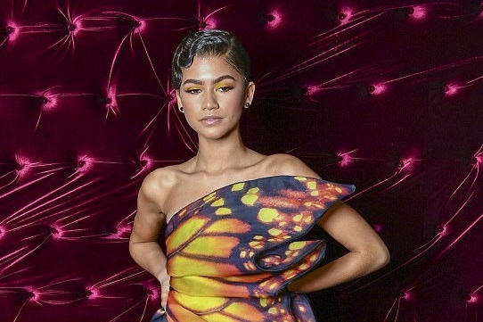 Зендая в платье-бабочке от Moschino восхитила гостей премьеры мюзикла 