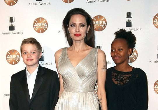 Анджелина Джоли с дочерьми посетила премию Annie Awards (ФОТО)