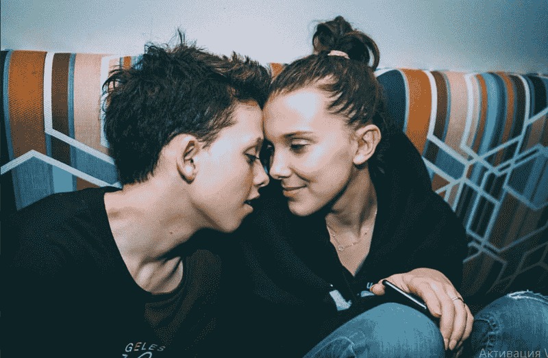 Ах, эта первая любовь: 13-летняя Милли Бобби Браун и 15-летний Джейкоб Сарториус подтвердили роман 