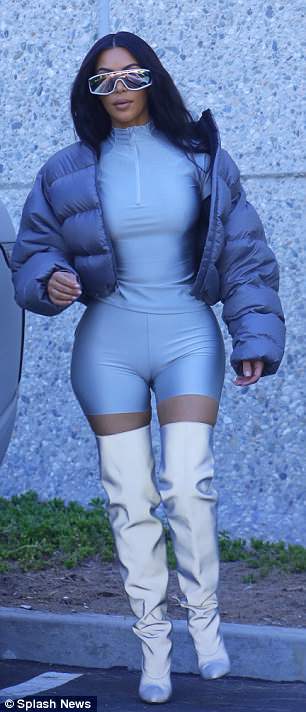 Ким Кардашьян в Yeezy x 2XU в Лос-Анджелесе