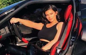 Кайли Дженнер разозлила подписчиков (ФОТО)