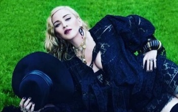 Мадонна снялась для Vogue и объяснила, почему переезжает в Португалию (ФОТО)