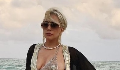 Голая Леди Гага
